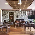 & Monasterio De 5*