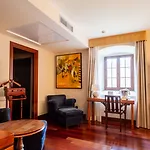 & Monasterio De 5* 볼타나