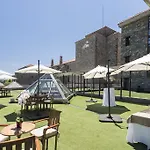 & Monasterio De