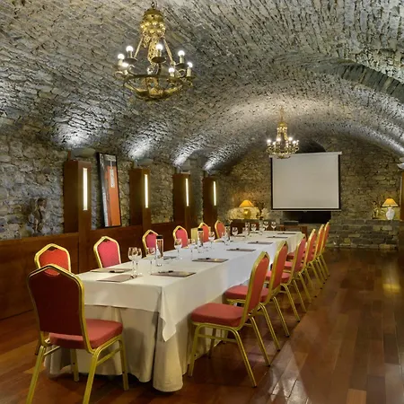 & Monasterio De Boltaña