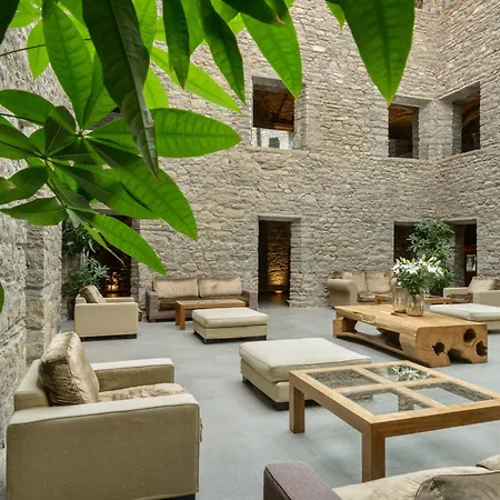 & Monasterio De Hotel Boltaña
