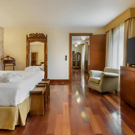 Hotel & Monasterio De 5*