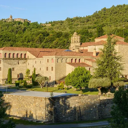 & Monasterio De