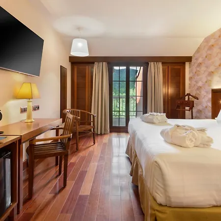 & Monasterio De Otel