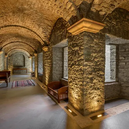 Otel & Monasterio De