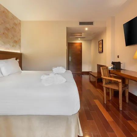 & Monasterio De Hotel
