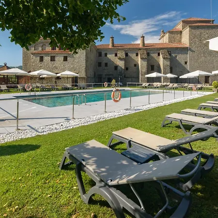 Hotel & Monasterio De Boltaña