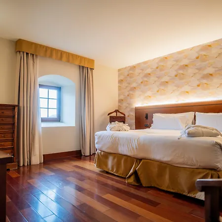 & Monasterio De 5*