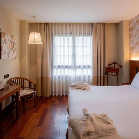& Monasterio De Otel Boltaña