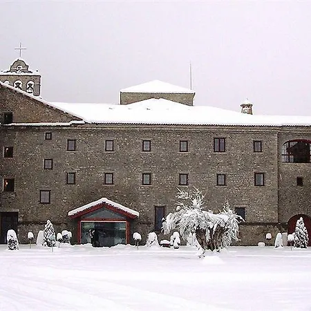 & Monasterio De