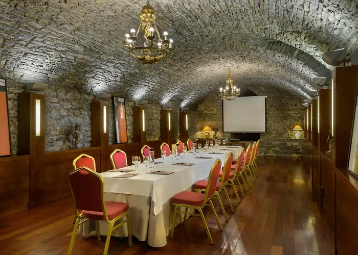 & Monasterio De Boltaña