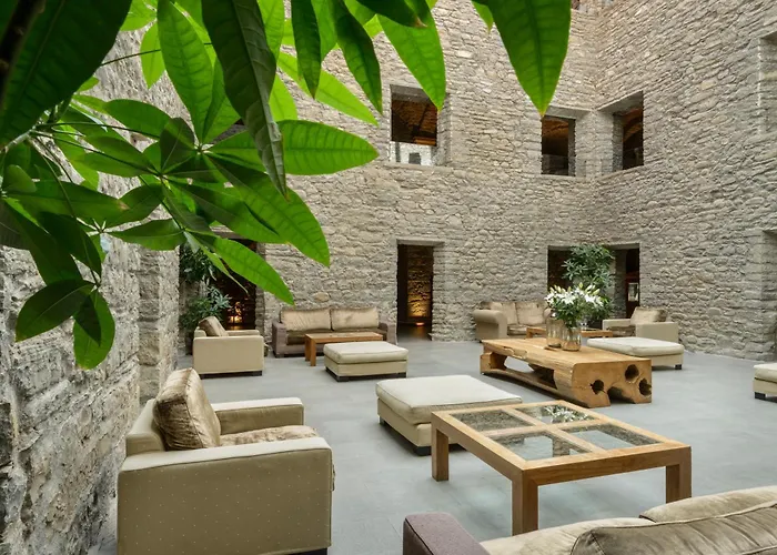 & Monasterio De Hotel Boltaña