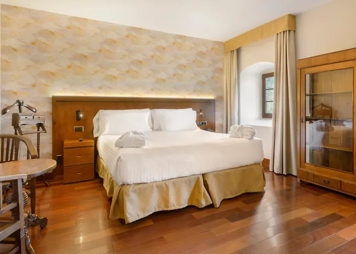 & Monasterio De 5* Boltaña