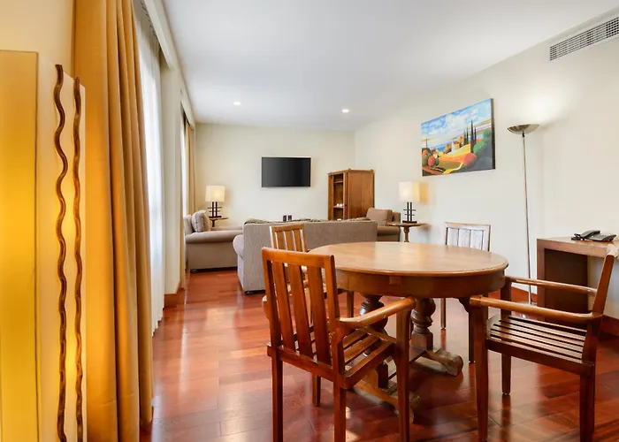 & Monasterio De Hotel Boltaña