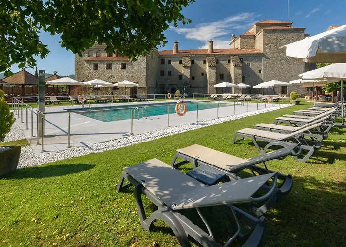 Hotel & Monasterio De Boltaña