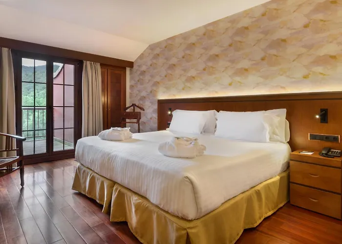 & Monasterio De Boltaña