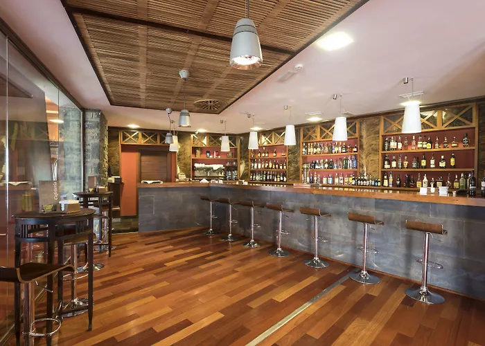 & Monasterio De Ξενοδοχείο Boltaña