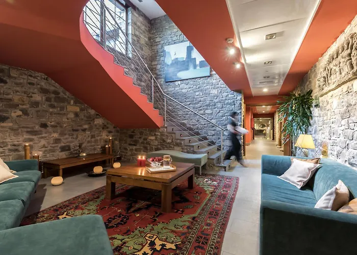 & Monasterio De Hotel Boltaña